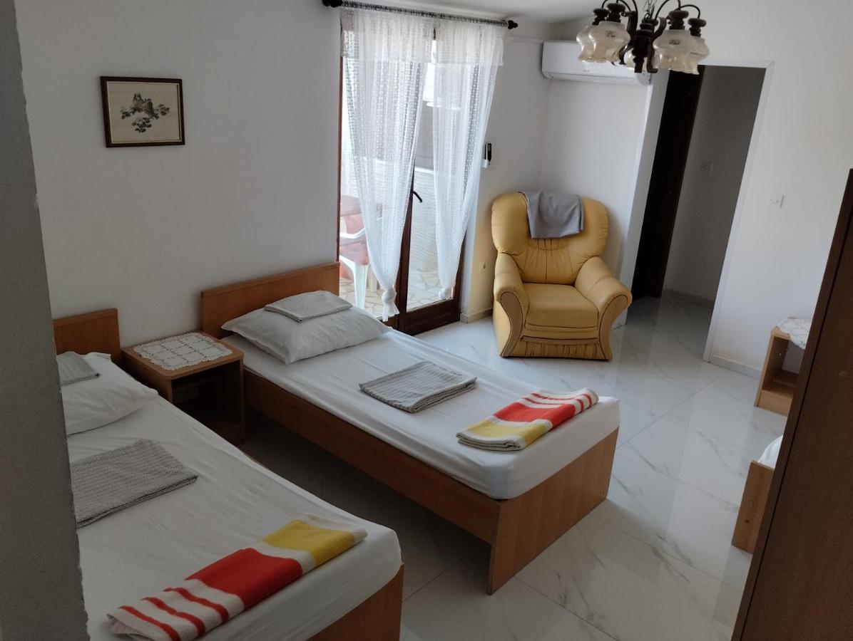 Braco Apartments By The Sea With A Sea View Zaboric Esterno foto